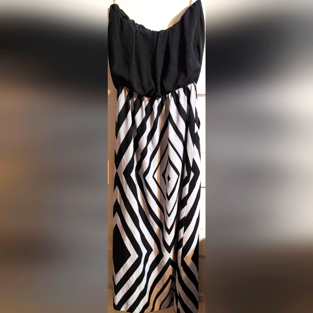 Jun & Min Strapless Maxi Dress - Medium
